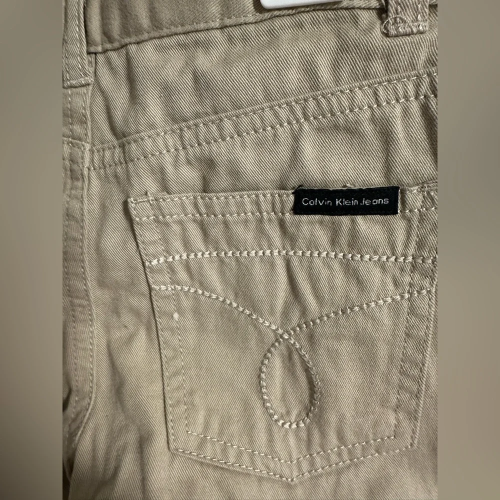 Calvin Klein - Picture 5 of 7